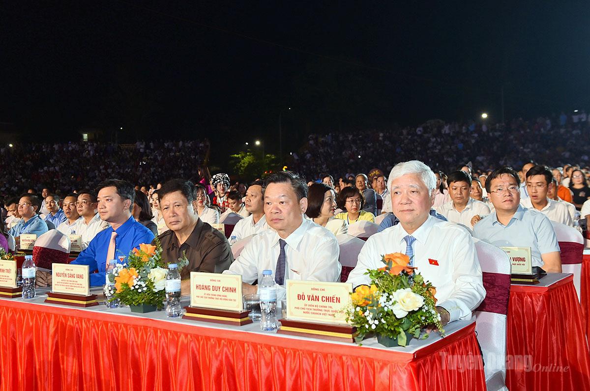 anh-khai-mac-dem-hoi-thanh-tuyen-2026-4_20260920223010.jpg
