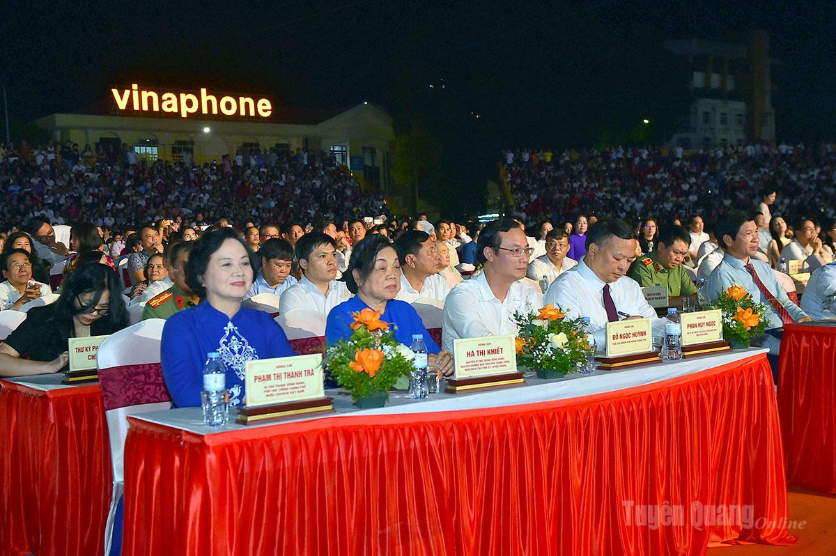 anh-khai-mac-dem-hoi-thanh-tuyen-2026-5_20260920223010.jpg